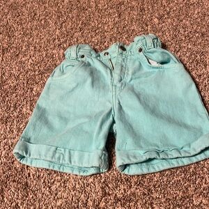 Little girls Levi’s turquoise shorts size 6